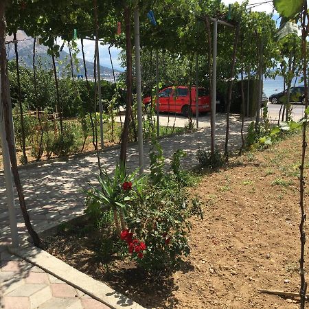 Apartment Duce Omiš Eksteriør bilde
