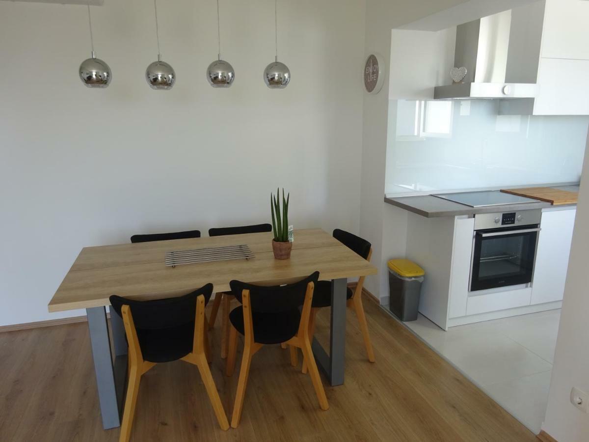 Apartment Duce Omiš Eksteriør bilde