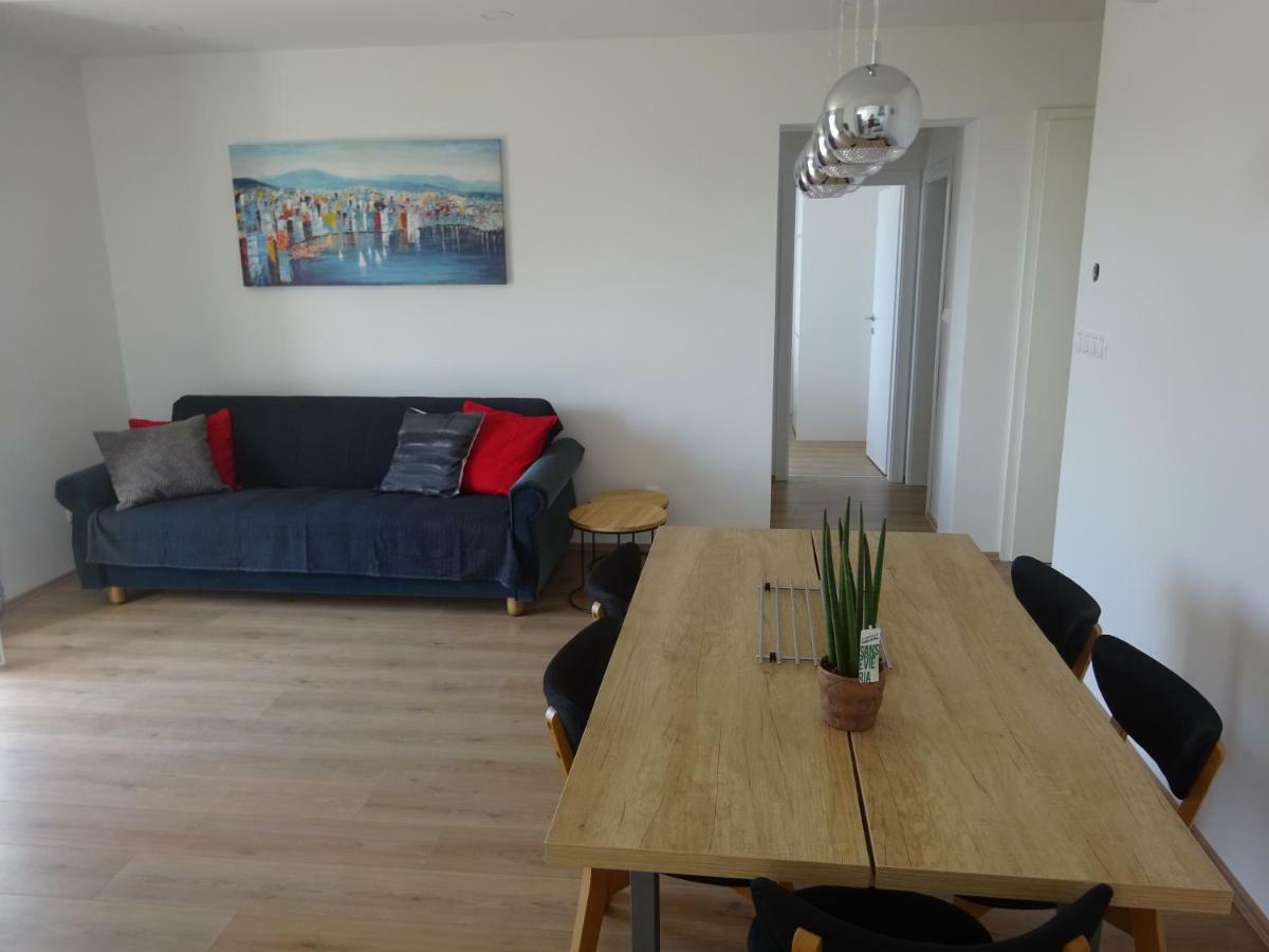 Apartment Duce Omiš Eksteriør bilde